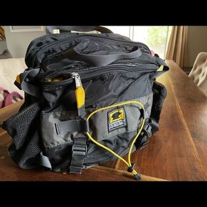 MountainSmith shoulder/lumbar pack.